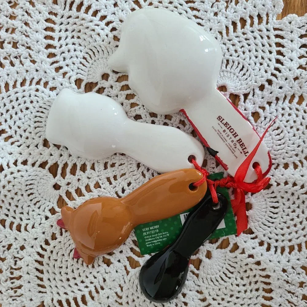 Sleigh Bell Bistro Porcelain Holiday Measuring Spoons Very Merry HL9173119 NWT